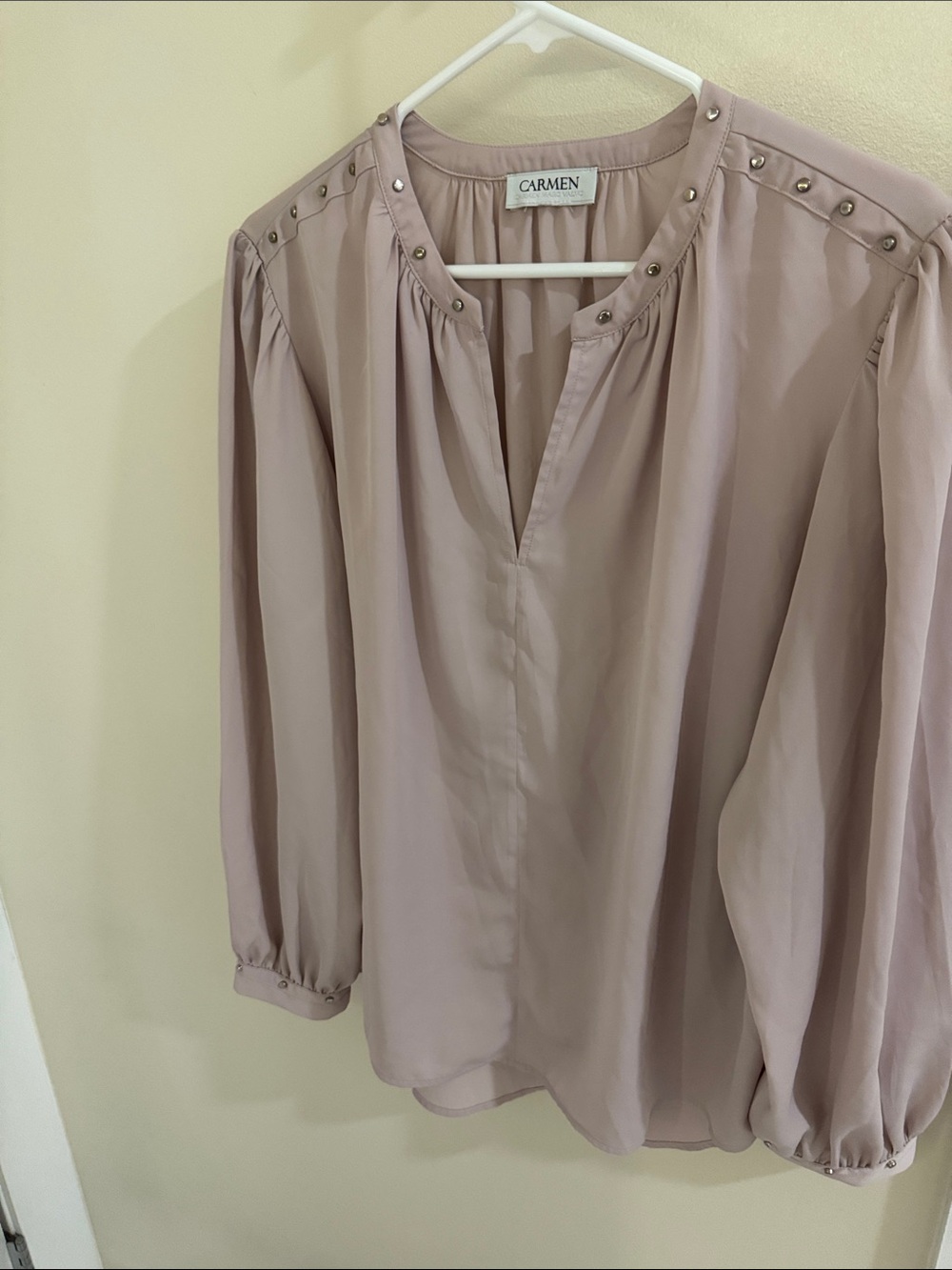 Carmen by Carmen Marc Valvo Blush Pink Studded High Low Blouse - Picture 5 of 6